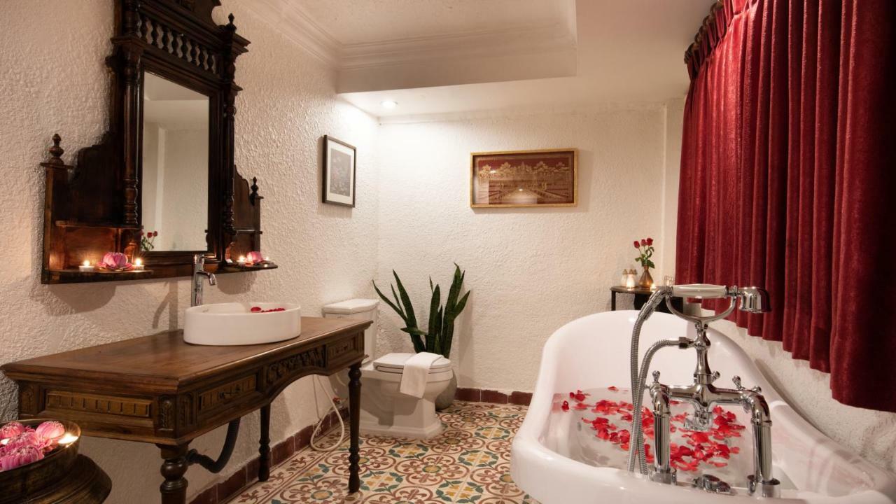 Mane Colonial Classic Siem Reap Bagian luar foto